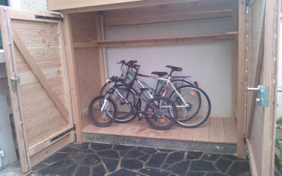 Abri à vélos en bois